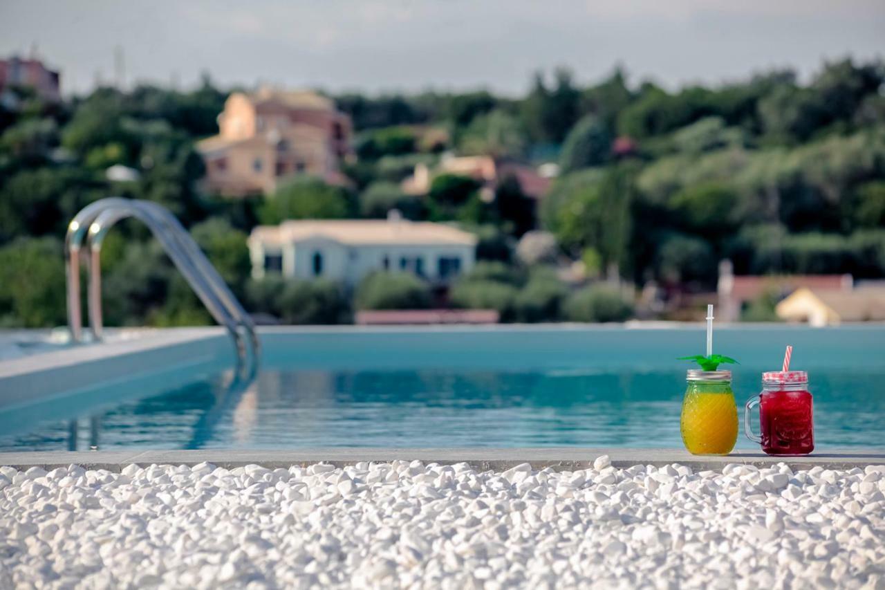 Pool Daze Holiday