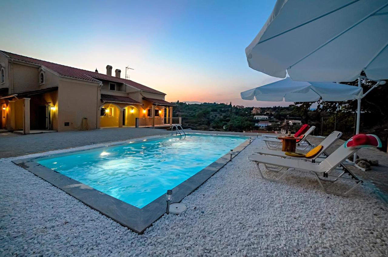 Pool Daze Holiday Holiday home Varypatades